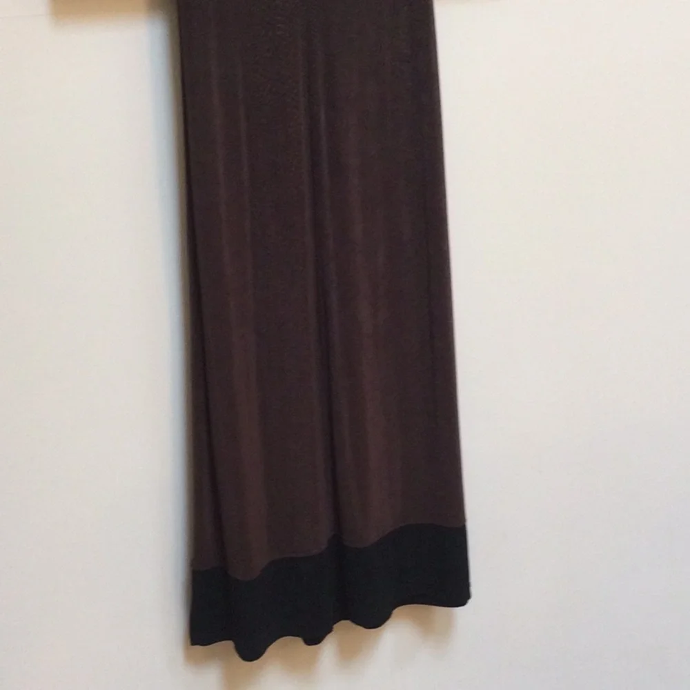 Gorgeous brown sleeveless sheath , black border bottom side openings size 6 - Picture 6 of 9